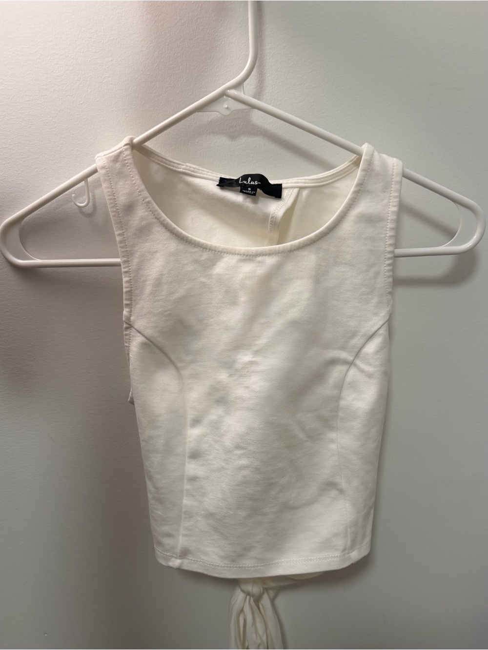 Lulu's Cream Scoop Neck Tie-Back Crop Top